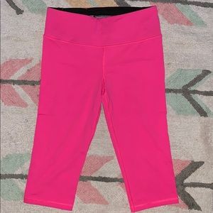 Victoria’s Secret Capri workout leggings